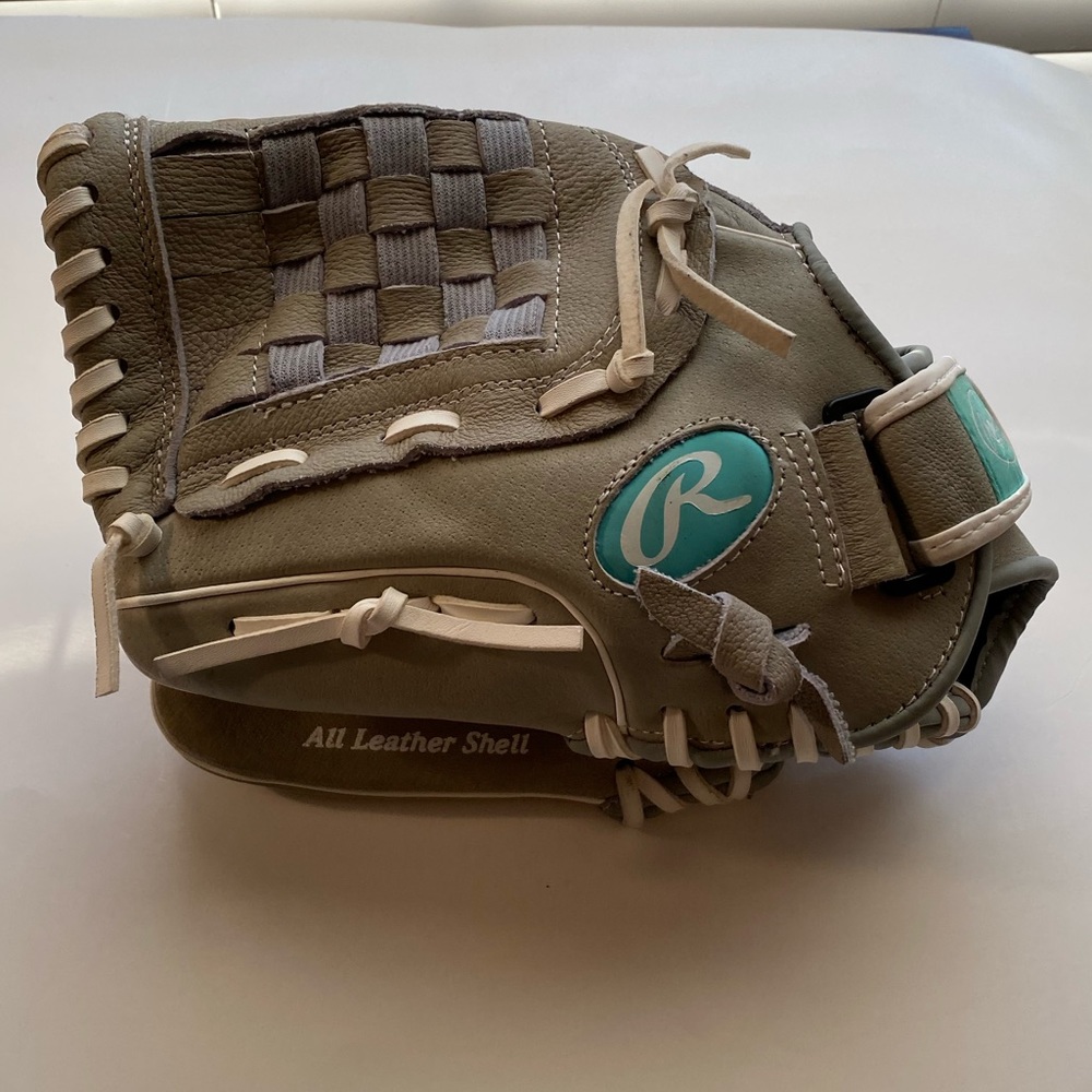 RAWLINGS ⚾️ Sure Catch Softball Glove - to be worn on right hand to catch - Picture 2 of 6